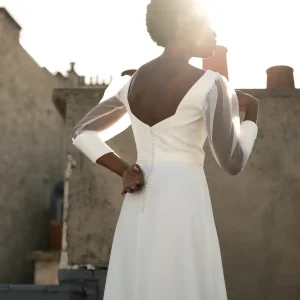 La Mystérieuse avec manches