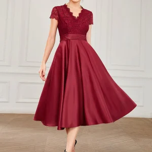 ever HARLEY|Élégante robe de soirée mi-longue à manches courtes et à fleurs brodées à col en V