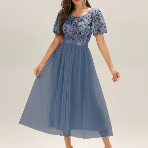 Robe de soirée mi-longue en tulle à sequins et col rond