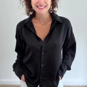 Chemise manches longues satinée Noire