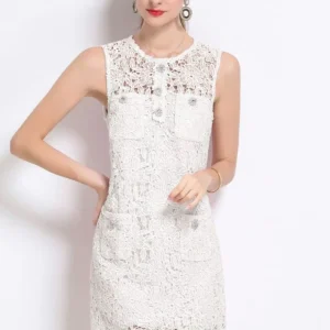 Robe blanche dentelle courte droite