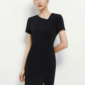 Robe droite noire chic court