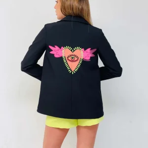 Blazer noir Heart Wings  : Élégance classique et touche artistique