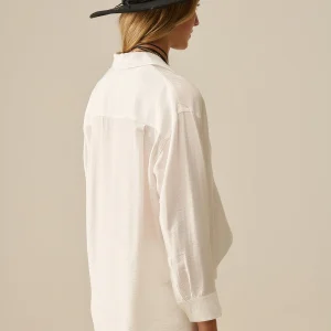 Chemise à coupe décontractée manches longues en blanc