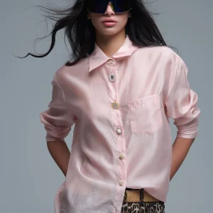 Chemise ample en soie avec médaillon de boutons en rose