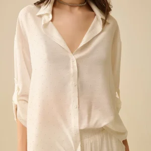chemise blanche légère avec détails en strass