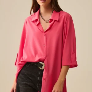 Chemise maxi en tissu très doux et léger de couleur corail