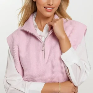Gilet tricoté avec col montant demi-zip et grandes emmanchures en rose
