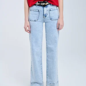 Jean clair avec jambe large et poches