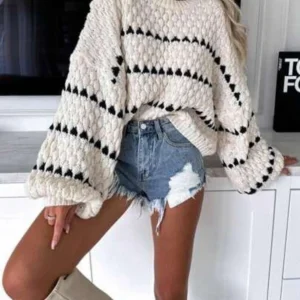 Pull bicolore à motif chevrons : confort, modernité et originalité