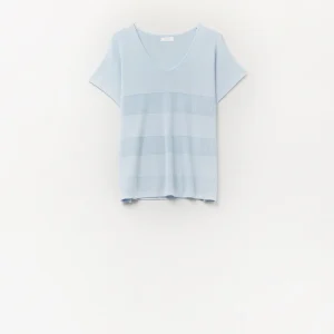 Pull col en V bleu bébé avec détail en maille ajourée