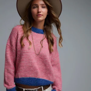 Pull en tricot à rayures vives avec détails en bleu marine