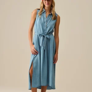 Robe chemise sans manches en tissu tencel en bleu