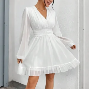 Robe cocktail avec manches ¾