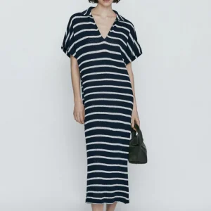 Robe droite col V à rayure