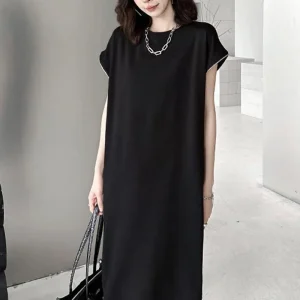 Robe droite large noir gothique