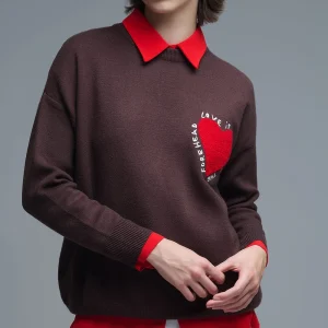 Sweatshirt tricoté avec texte et cœur brodé en marron